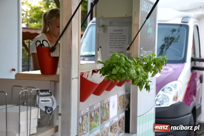Zdjęcie w galerii na portalu naszraciborz.pl: Około siedem tysięcy osób stołowało się w sobotę na zamku wiadomości z regionu