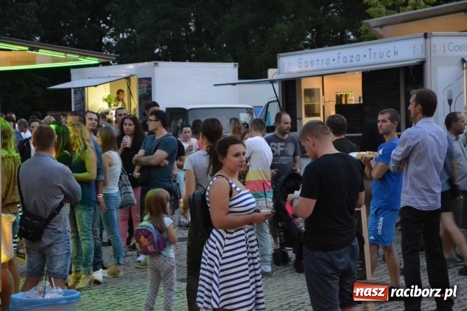 Zdjęcie w galerii na portalu naszraciborz.pl: Około siedem tysięcy osób stołowało się w sobotę na zamku wiadomości z regionu