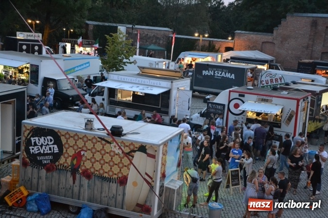 Zdjęcie w galerii na portalu naszraciborz.pl: Około siedem tysięcy osób stołowało się w sobotę na zamku wiadomości z regionu