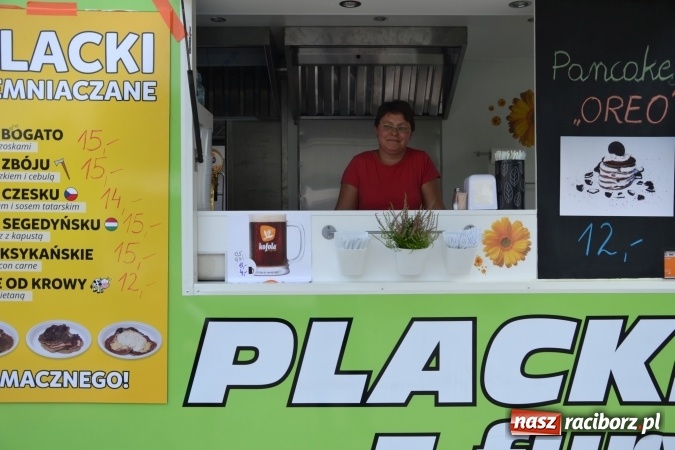 Zdjęcie w galerii na portalu naszraciborz.pl: Około siedem tysięcy osób stołowało się w sobotę na zamku wiadomości z regionu