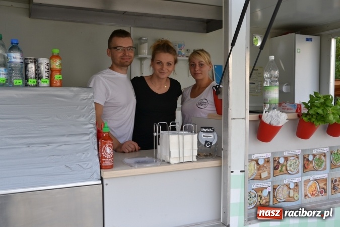 Zdjęcie w galerii na portalu naszraciborz.pl: Około siedem tysięcy osób stołowało się w sobotę na zamku wiadomości z regionu