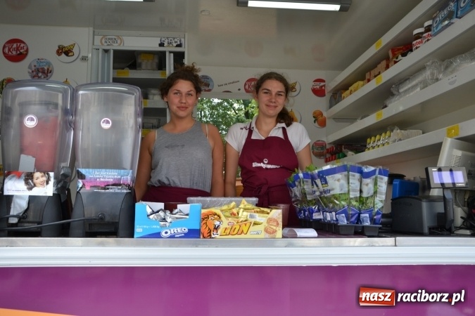 Zdjęcie w galerii na portalu naszraciborz.pl: Około siedem tysięcy osób stołowało się w sobotę na zamku wiadomości z regionu