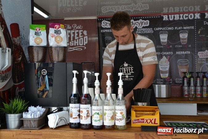 Zdjęcie w galerii na portalu naszraciborz.pl: Około siedem tysięcy osób stołowało się w sobotę na zamku wiadomości z regionu