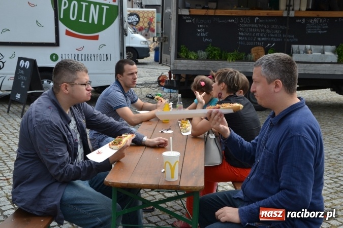 Zdjęcie w galerii na portalu naszraciborz.pl: Około siedem tysięcy osób stołowało się w sobotę na zamku wiadomości z regionu