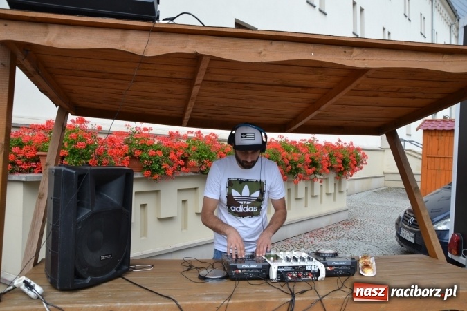 Zdjęcie w galerii na portalu naszraciborz.pl: Około siedem tysięcy osób stołowało się w sobotę na zamku wiadomości z regionu