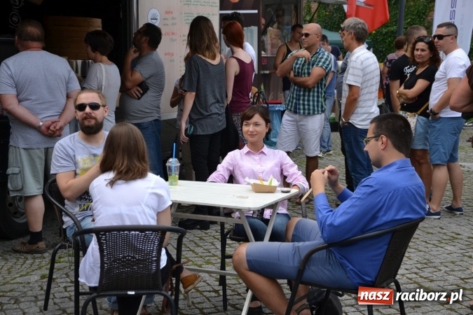 Zdjęcie w galerii na portalu naszraciborz.pl: Około siedem tysięcy osób stołowało się w sobotę na zamku wiadomości z regionu