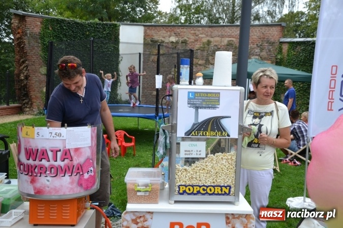 Zdjęcie w galerii na portalu naszraciborz.pl: Około siedem tysięcy osób stołowało się w sobotę na zamku wiadomości z regionu