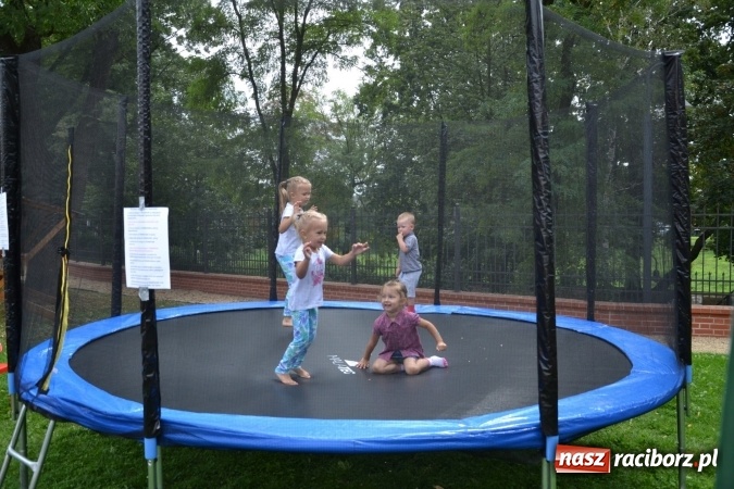 Zdjęcie w galerii na portalu naszraciborz.pl: Około siedem tysięcy osób stołowało się w sobotę na zamku wiadomości z regionu