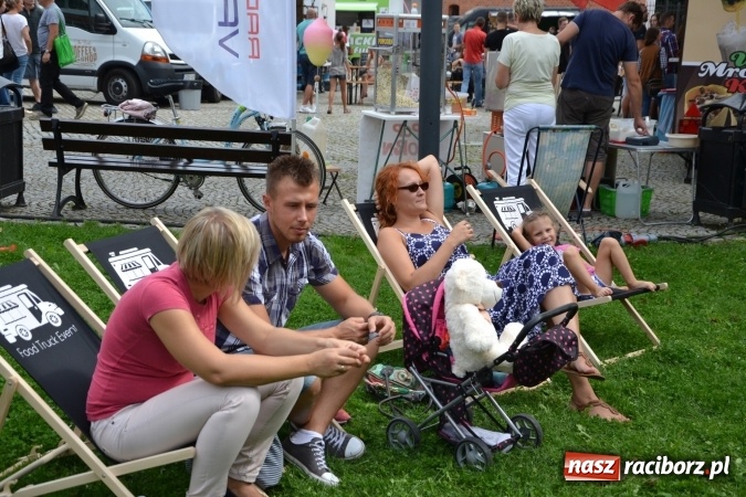 Zdjęcie w galerii na portalu naszraciborz.pl: Około siedem tysięcy osób stołowało się w sobotę na zamku wiadomości z regionu