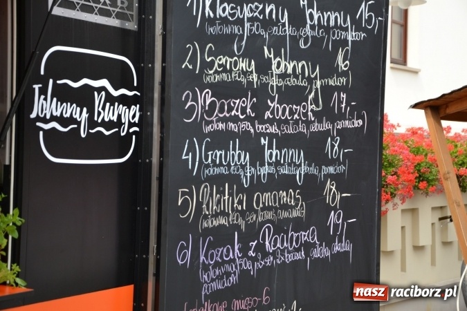 Zdjęcie w galerii na portalu naszraciborz.pl: Około siedem tysięcy osób stołowało się w sobotę na zamku wiadomości z regionu