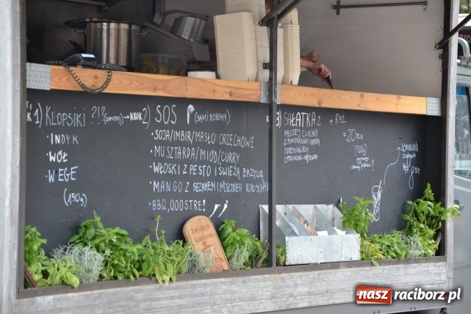 Zdjęcie w galerii na portalu naszraciborz.pl: Około siedem tysięcy osób stołowało się w sobotę na zamku wiadomości z regionu