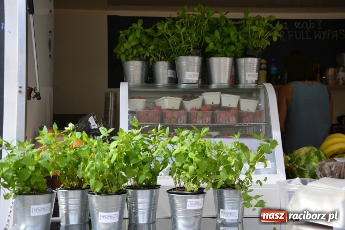 Zdjęcie w galerii na portalu naszraciborz.pl: Około siedem tysięcy osób stołowało się w sobotę na zamku wiadomości z regionu