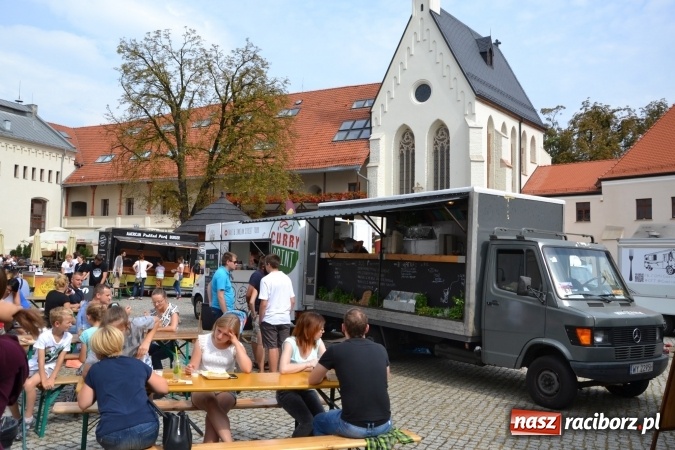Zdjęcie w galerii na portalu naszraciborz.pl: Około siedem tysięcy osób stołowało się w sobotę na zamku wiadomości z regionu