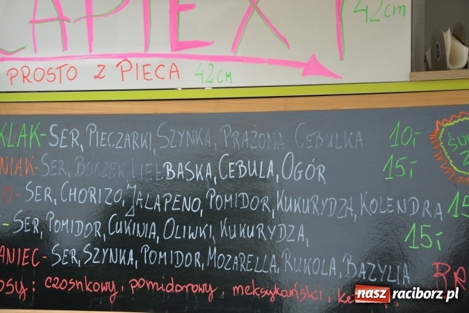 Zdjęcie w galerii na portalu naszraciborz.pl: Około siedem tysięcy osób stołowało się w sobotę na zamku wiadomości z regionu