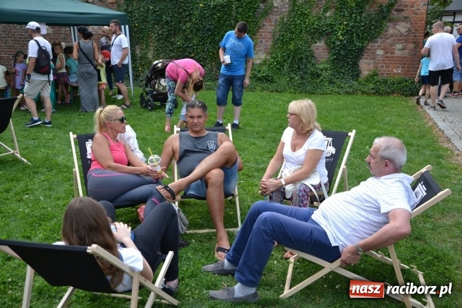 Zdjęcie w galerii na portalu naszraciborz.pl: Około siedem tysięcy osób stołowało się w sobotę na zamku wiadomości z regionu