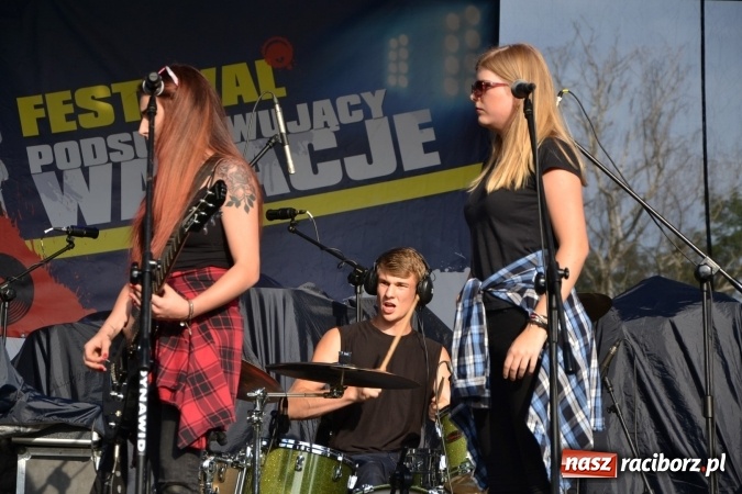 Zdjęcie w galerii na portalu naszraciborz.pl: Mocne muzyczne pożegnanie wakacji w Tworkowie. Zagrał TABU  wiadomości z regionu