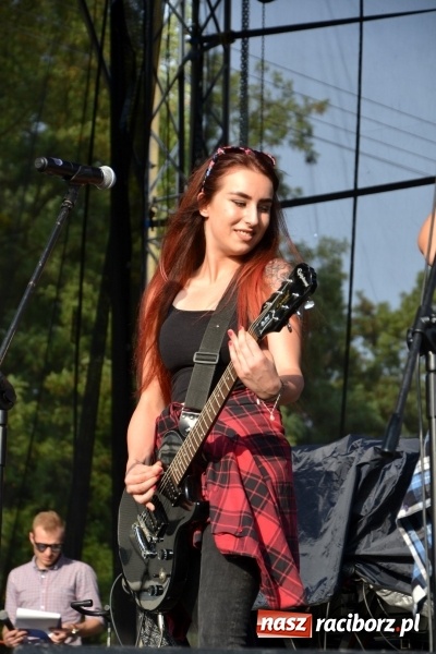 Zdjęcie w galerii na portalu naszraciborz.pl: Mocne muzyczne pożegnanie wakacji w Tworkowie. Zagrał TABU  wiadomości z regionu