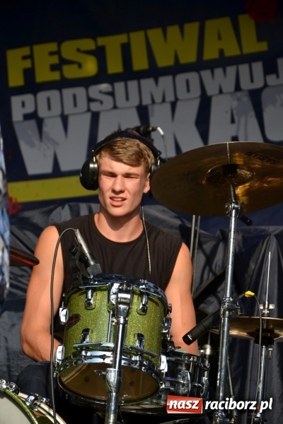 Zdjęcie w galerii na portalu naszraciborz.pl: Mocne muzyczne pożegnanie wakacji w Tworkowie. Zagrał TABU  wiadomości z regionu