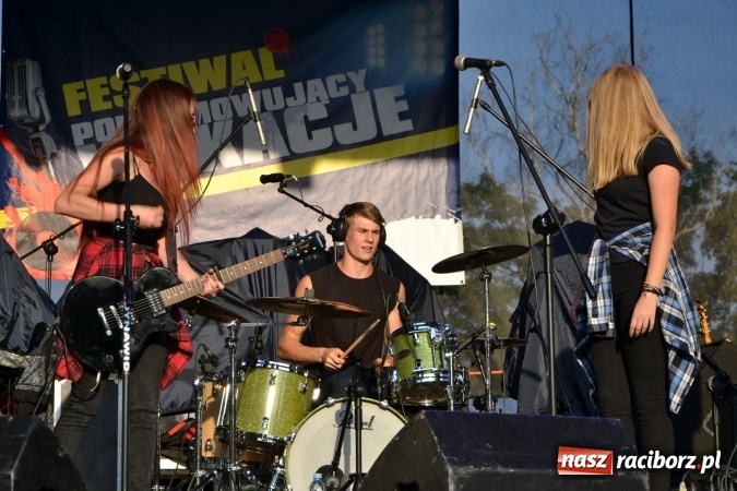 Zdjęcie w galerii na portalu naszraciborz.pl: Mocne muzyczne pożegnanie wakacji w Tworkowie. Zagrał TABU  wiadomości z regionu