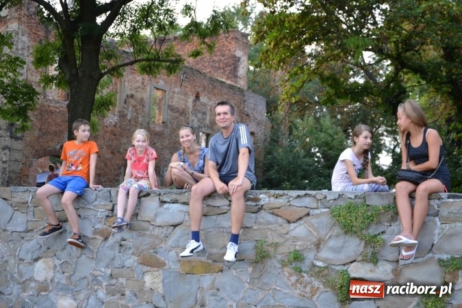 Zdjęcie w galerii na portalu naszraciborz.pl: Mocne muzyczne pożegnanie wakacji w Tworkowie. Zagrał TABU  wiadomości z regionu