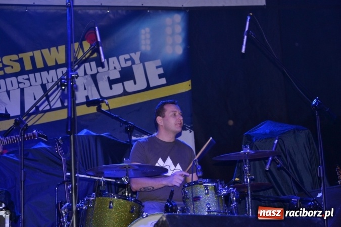 Zdjęcie w galerii na portalu naszraciborz.pl: Mocne muzyczne pożegnanie wakacji w Tworkowie. Zagrał TABU  wiadomości z regionu