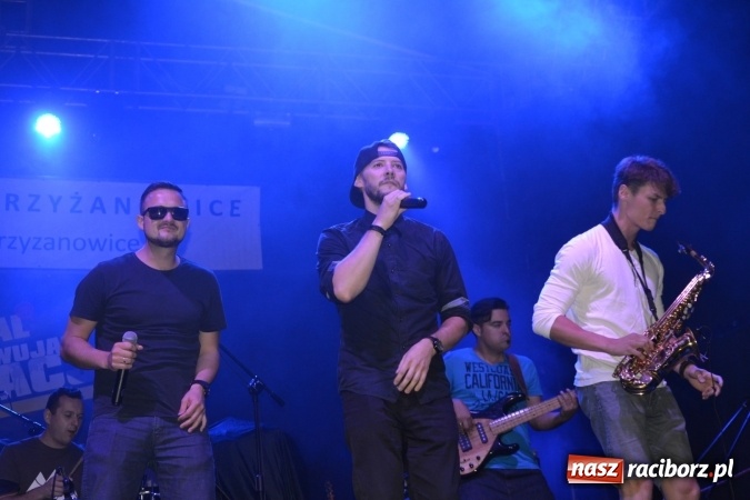 Zdjęcie w galerii na portalu naszraciborz.pl: Mocne muzyczne pożegnanie wakacji w Tworkowie. Zagrał TABU  wiadomości z regionu