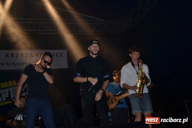 Zdjęcie w galerii na portalu naszraciborz.pl: Mocne muzyczne pożegnanie wakacji w Tworkowie. Zagrał TABU  wiadomości z regionu