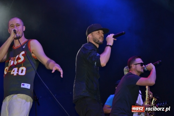 Zdjęcie w galerii na portalu naszraciborz.pl: Mocne muzyczne pożegnanie wakacji w Tworkowie. Zagrał TABU  wiadomości z regionu