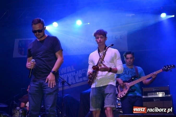 Zdjęcie w galerii na portalu naszraciborz.pl: Mocne muzyczne pożegnanie wakacji w Tworkowie. Zagrał TABU  wiadomości z regionu