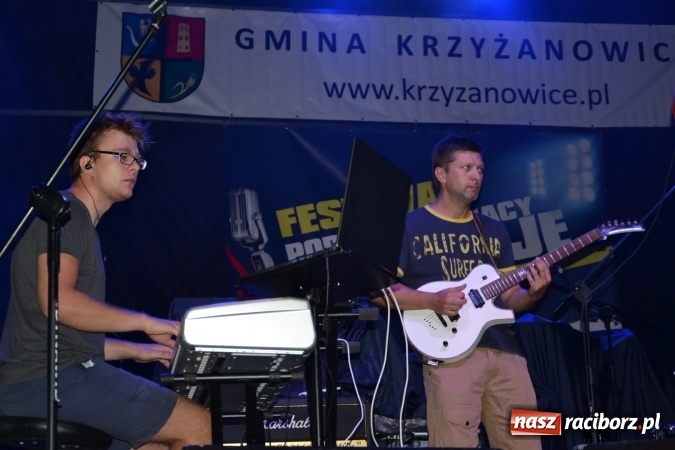 Zdjęcie w galerii na portalu naszraciborz.pl: Mocne muzyczne pożegnanie wakacji w Tworkowie. Zagrał TABU  wiadomości z regionu