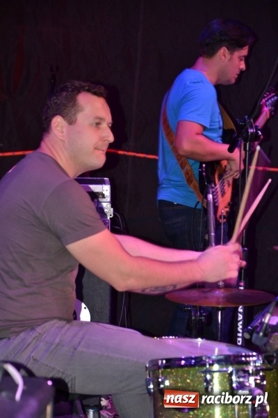 Zdjęcie w galerii na portalu naszraciborz.pl: Mocne muzyczne pożegnanie wakacji w Tworkowie. Zagrał TABU  wiadomości z regionu