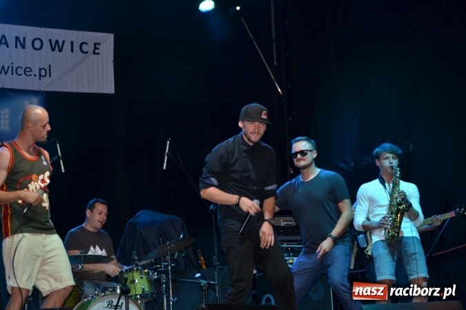 Zdjęcie w galerii na portalu naszraciborz.pl: Mocne muzyczne pożegnanie wakacji w Tworkowie. Zagrał TABU  wiadomości z regionu