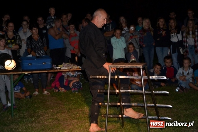 Zdjęcie w galerii na portalu naszraciborz.pl: Mocne muzyczne pożegnanie wakacji w Tworkowie. Zagrał TABU  wiadomości z regionu