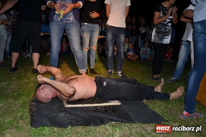 Zdjęcie w galerii na portalu naszraciborz.pl: Mocne muzyczne pożegnanie wakacji w Tworkowie. Zagrał TABU  wiadomości z regionu