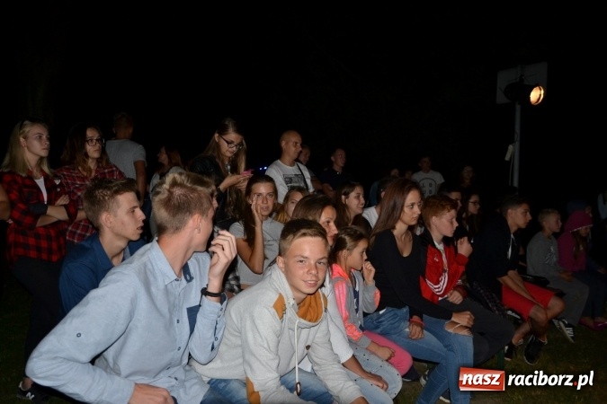 Zdjęcie w galerii na portalu naszraciborz.pl: Mocne muzyczne pożegnanie wakacji w Tworkowie. Zagrał TABU  wiadomości z regionu