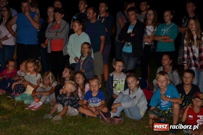 Zdjęcie w galerii na portalu naszraciborz.pl: Mocne muzyczne pożegnanie wakacji w Tworkowie. Zagrał TABU  wiadomości z regionu