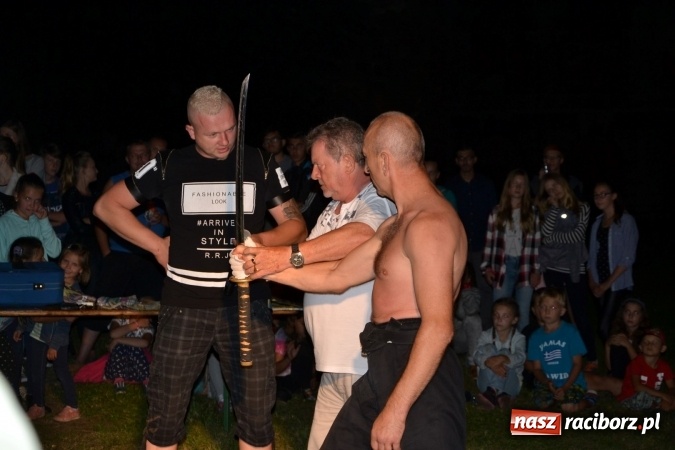 Zdjęcie w galerii na portalu naszraciborz.pl: Mocne muzyczne pożegnanie wakacji w Tworkowie. Zagrał TABU  wiadomości z regionu