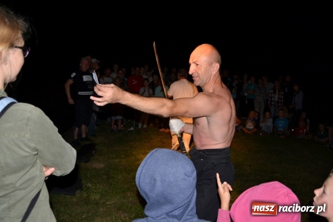 Zdjęcie w galerii na portalu naszraciborz.pl: Mocne muzyczne pożegnanie wakacji w Tworkowie. Zagrał TABU  wiadomości z regionu