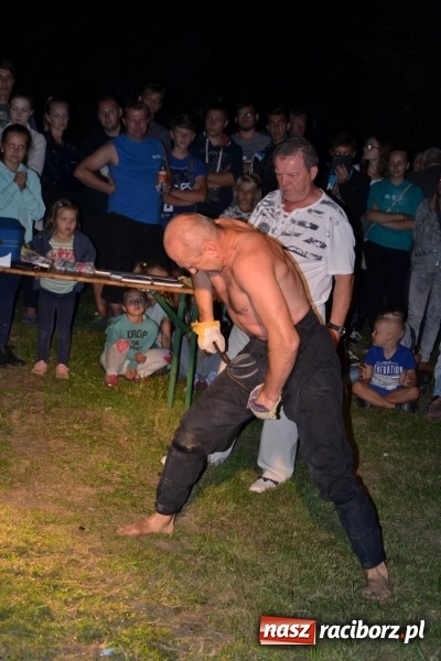 Zdjęcie w galerii na portalu naszraciborz.pl: Mocne muzyczne pożegnanie wakacji w Tworkowie. Zagrał TABU  wiadomości z regionu