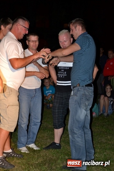 Zdjęcie w galerii na portalu naszraciborz.pl: Mocne muzyczne pożegnanie wakacji w Tworkowie. Zagrał TABU  wiadomości z regionu