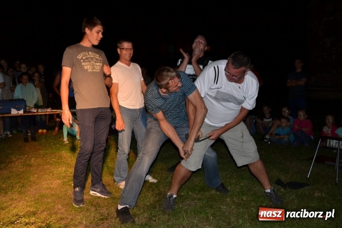 Zdjęcie w galerii na portalu naszraciborz.pl: Mocne muzyczne pożegnanie wakacji w Tworkowie. Zagrał TABU  wiadomości z regionu