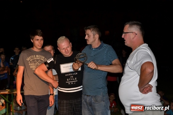 Zdjęcie w galerii na portalu naszraciborz.pl: Mocne muzyczne pożegnanie wakacji w Tworkowie. Zagrał TABU  wiadomości z regionu