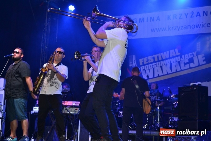 Zdjęcie w galerii na portalu naszraciborz.pl: Mocne muzyczne pożegnanie wakacji w Tworkowie. Zagrał TABU  wiadomości z regionu