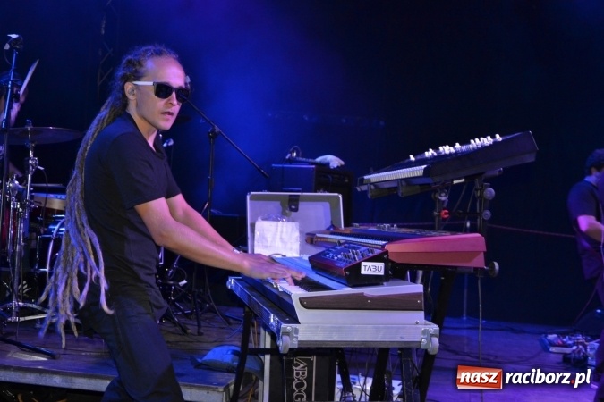 Zdjęcie w galerii na portalu naszraciborz.pl: Mocne muzyczne pożegnanie wakacji w Tworkowie. Zagrał TABU  wiadomości z regionu