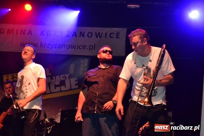 Zdjęcie w galerii na portalu naszraciborz.pl: Mocne muzyczne pożegnanie wakacji w Tworkowie. Zagrał TABU  wiadomości z regionu