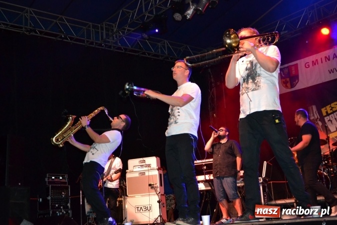 Zdjęcie w galerii na portalu naszraciborz.pl: Mocne muzyczne pożegnanie wakacji w Tworkowie. Zagrał TABU  wiadomości z regionu
