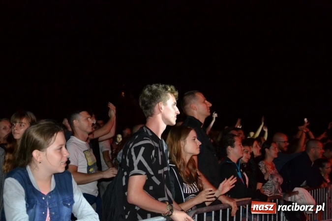 Zdjęcie w galerii na portalu naszraciborz.pl: Mocne muzyczne pożegnanie wakacji w Tworkowie. Zagrał TABU  wiadomości z regionu