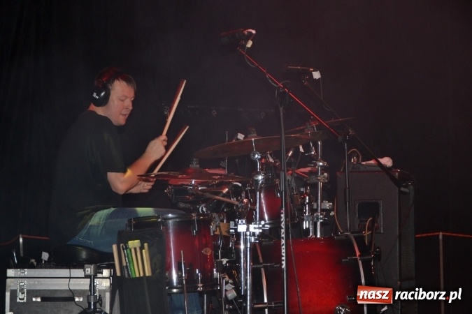 Zdjęcie w galerii na portalu naszraciborz.pl: Mocne muzyczne pożegnanie wakacji w Tworkowie. Zagrał TABU  wiadomości z regionu