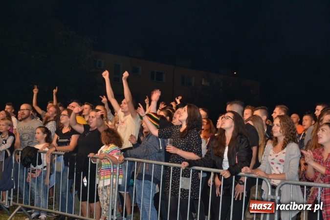 Zdjęcie w galerii na portalu naszraciborz.pl: Mocne muzyczne pożegnanie wakacji w Tworkowie. Zagrał TABU  wiadomości z regionu