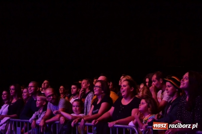 Zdjęcie w galerii na portalu naszraciborz.pl: Mocne muzyczne pożegnanie wakacji w Tworkowie. Zagrał TABU  wiadomości z regionu